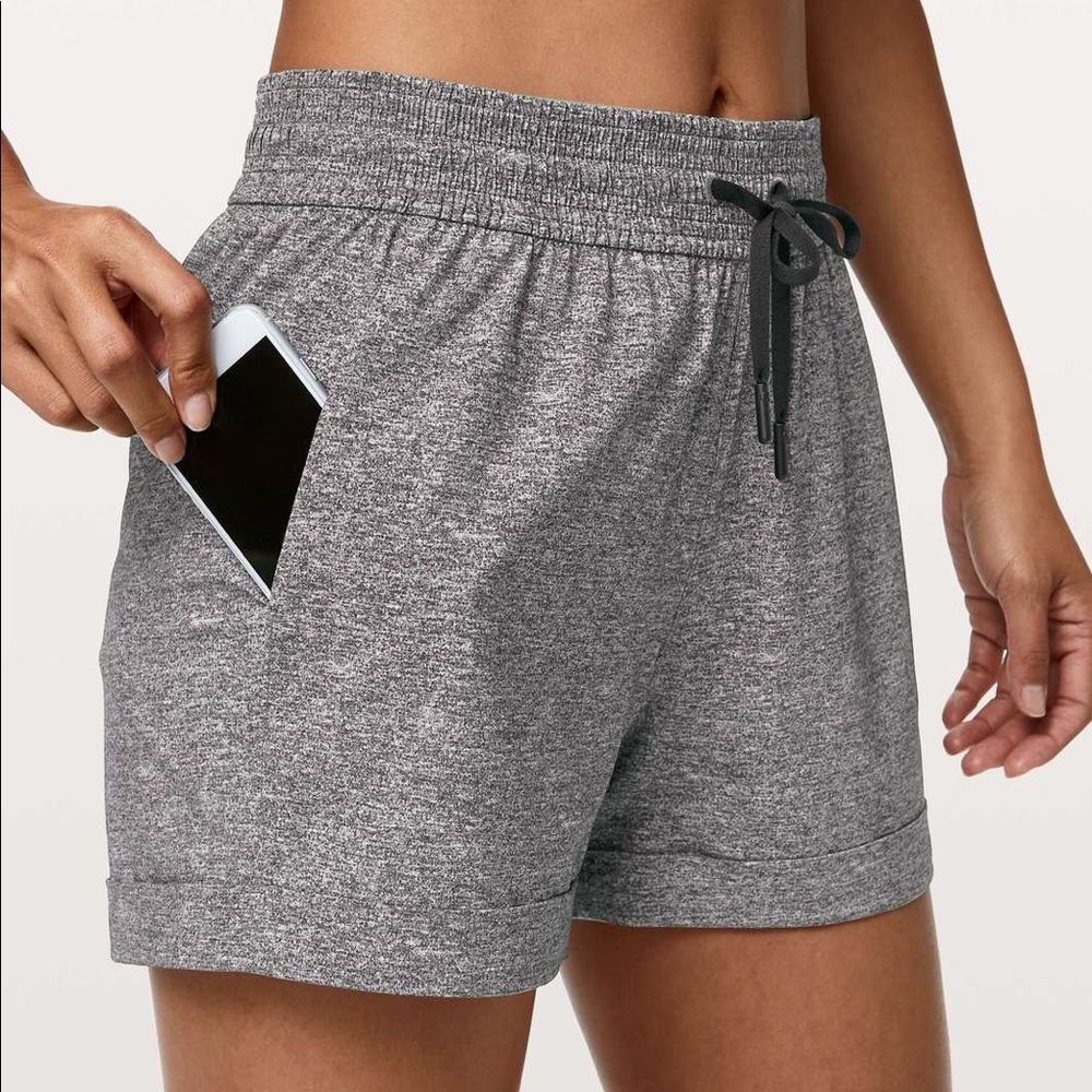 EUC lululemon spring break away shorts